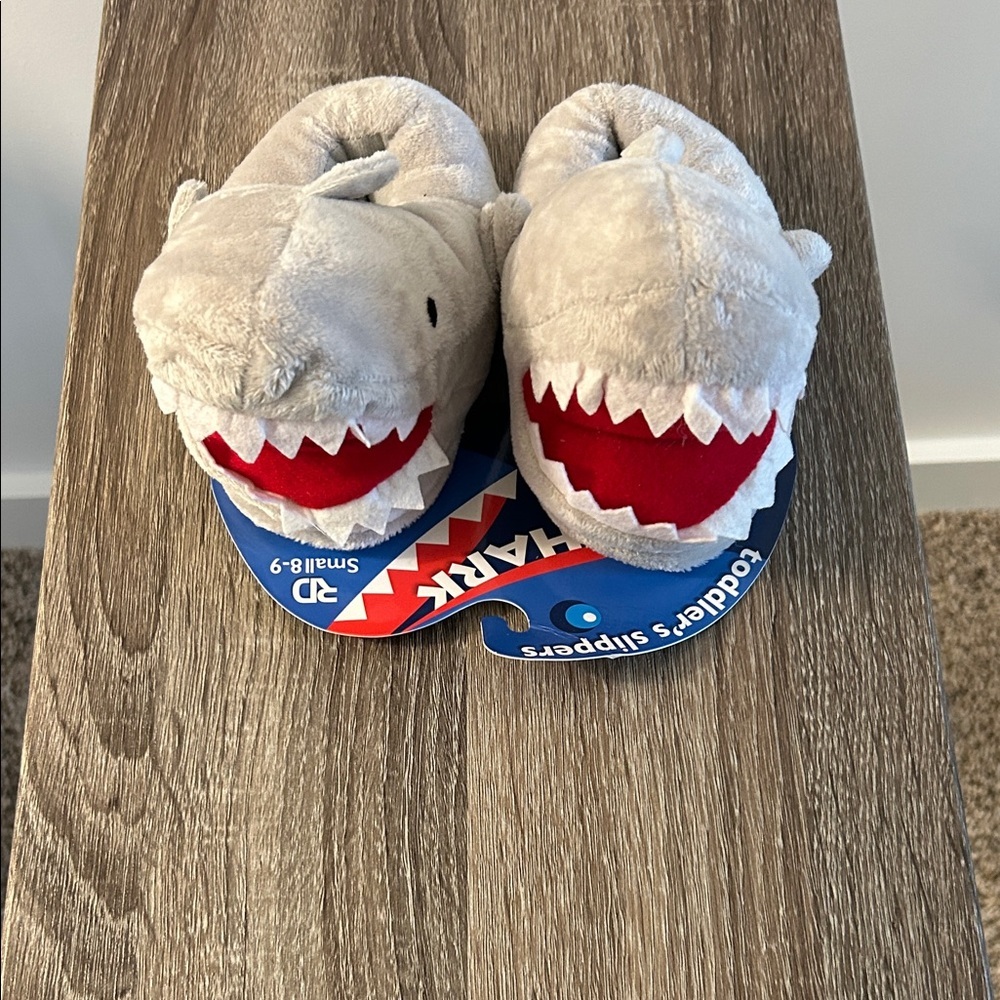 RD Style Kids Shark Slippers - Gray and Red